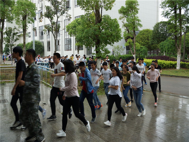 消防進校園 防範于未“燃”